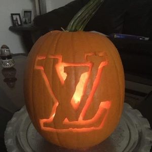 Meet your Posher, Elena